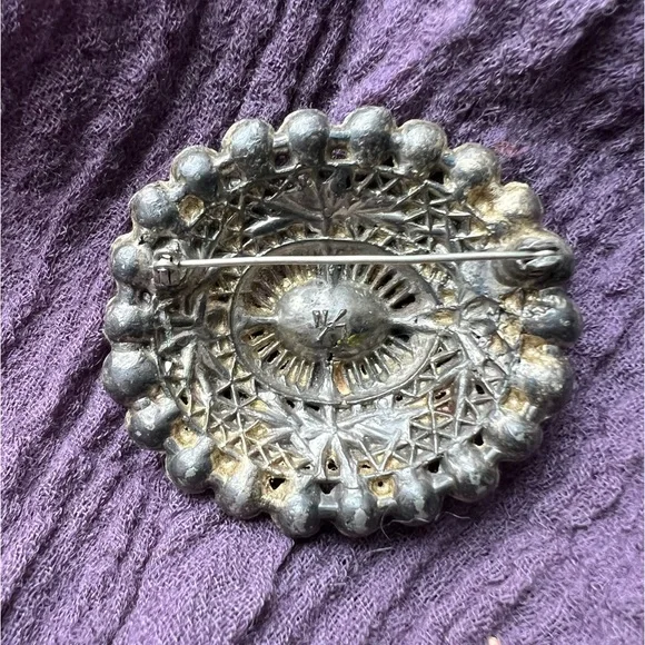 Vintage Turquoise Stone and Flower Florets Oval Brooch - Picture 2 of 5